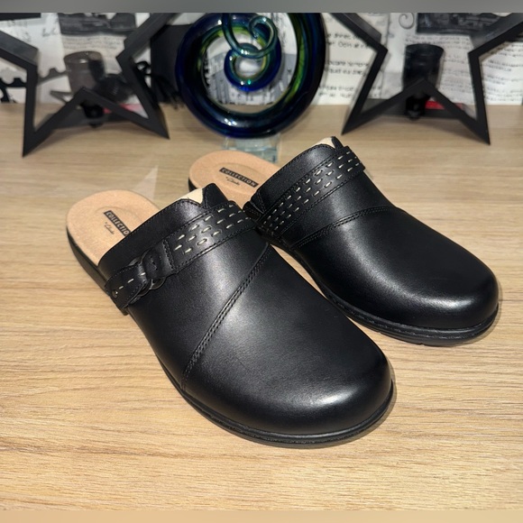 NWOT! Clark’s Collection Womans Leather Leisa Sadie Mules Shoes. Size 9. - Picture 6 of 9